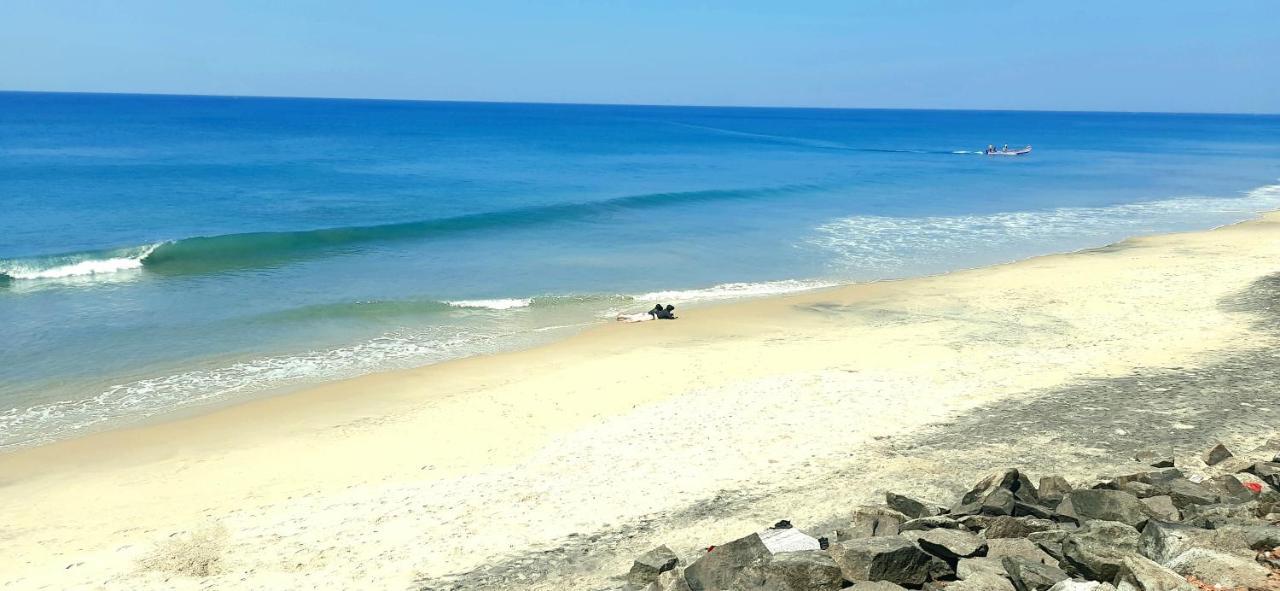 Blue Water Beach Resort Varkala Exterior foto