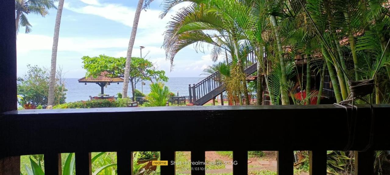 Blue Water Beach Resort Varkala Quarto foto